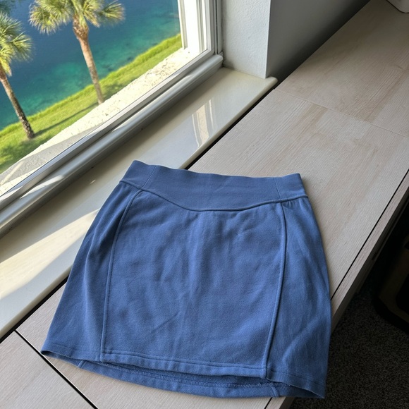 NWOT Lululemon Scuba High-Rise Mini Skirt - Size M, Oasis Blue - Picture 2 of 4